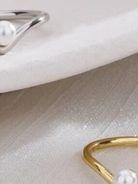 New Dainty pearl Ring